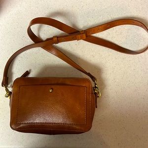 Crossbody tan camera bag